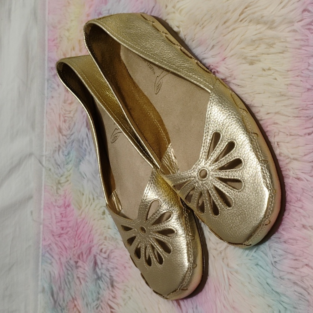 SALE! NWOT Aerosols Sol City Gold Ballet Flats Sz.8 1/2" (X-103 CRATE)